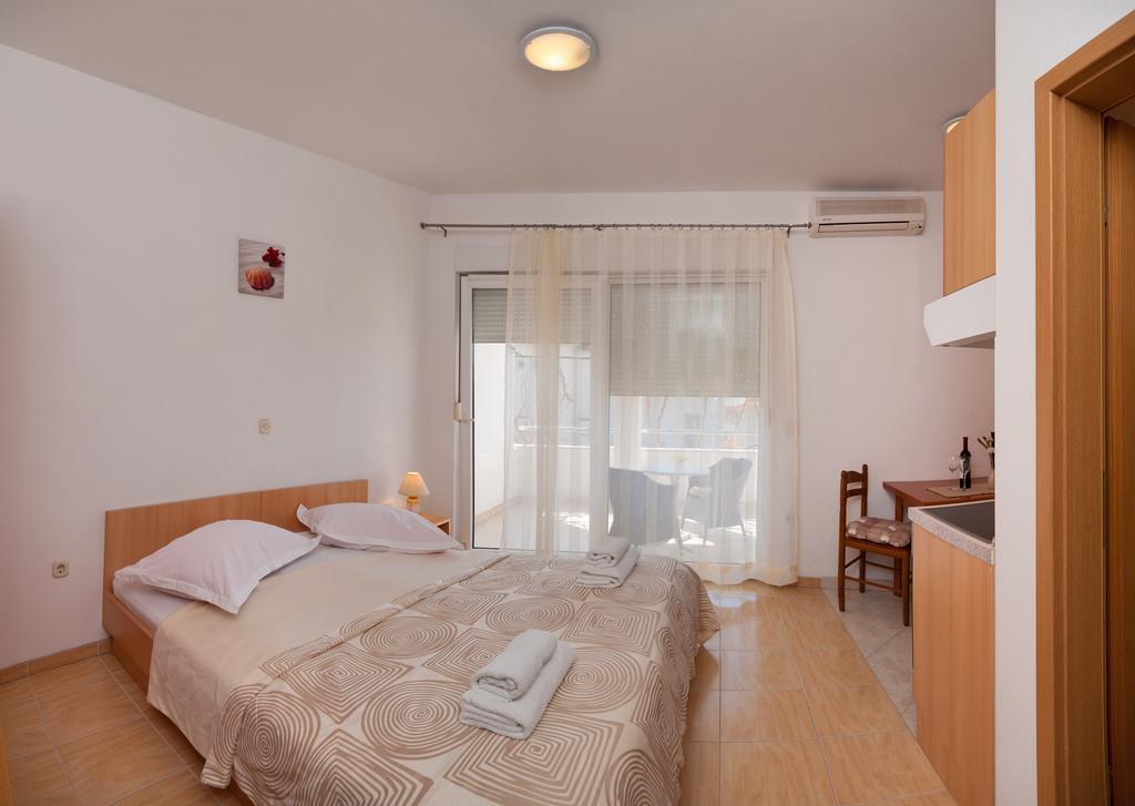 House Marta Διαμέρισμα Baška Voda Δωμάτιο φωτογραφία
